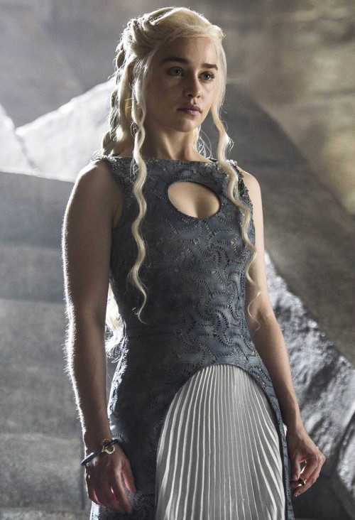 Emilia-Clarke-32446.jpg