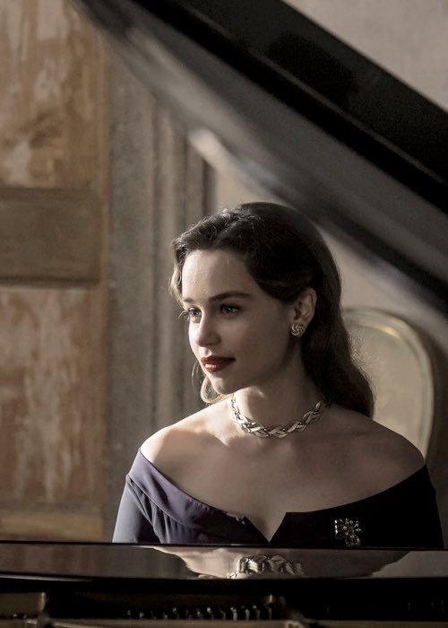 Emilia-Clarke-32490.jpg