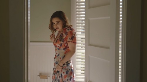 Emilia-Clarke-32500.jpg