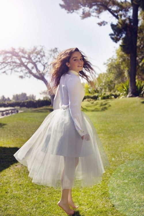 Emilia-Clarke-32548.jpg