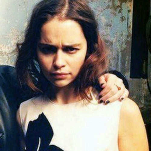 Emilia-Clarke-32589.jpg