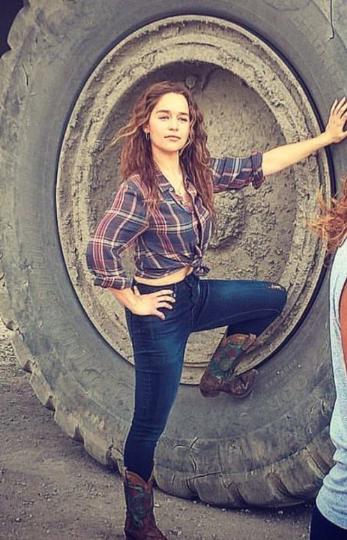 Emilia-Clarke-32661.jpg