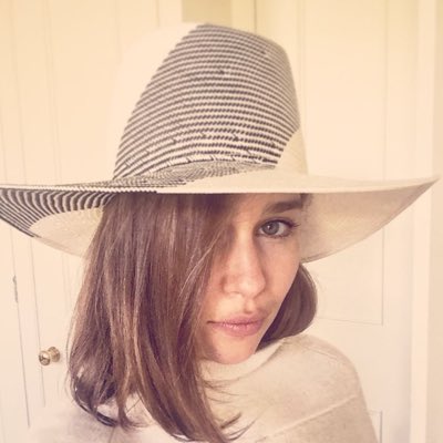 Emilia-Clarke-32689.jpg