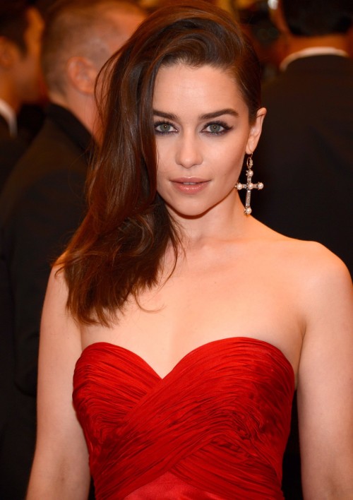 Emilia-Clarke-32691.jpg
