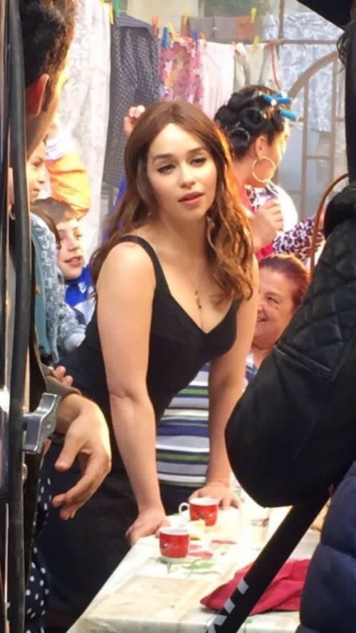 Emilia-Clarke-32703.jpg