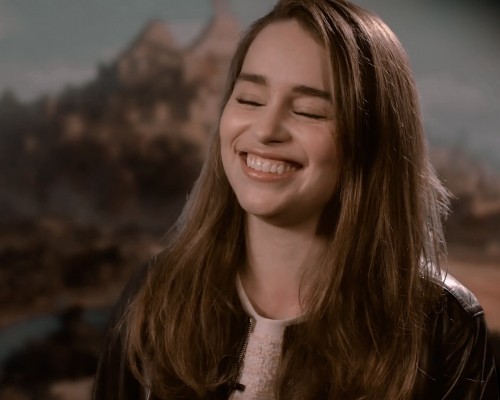 Emilia-Clarke-32896.jpg