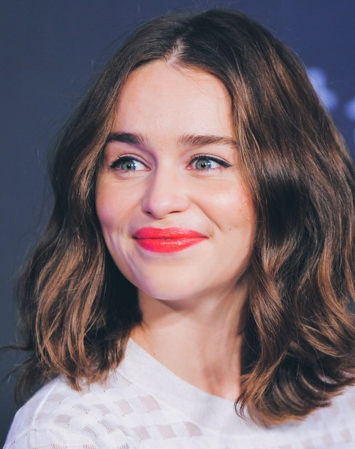 Emilia-Clarke-32900.jpg