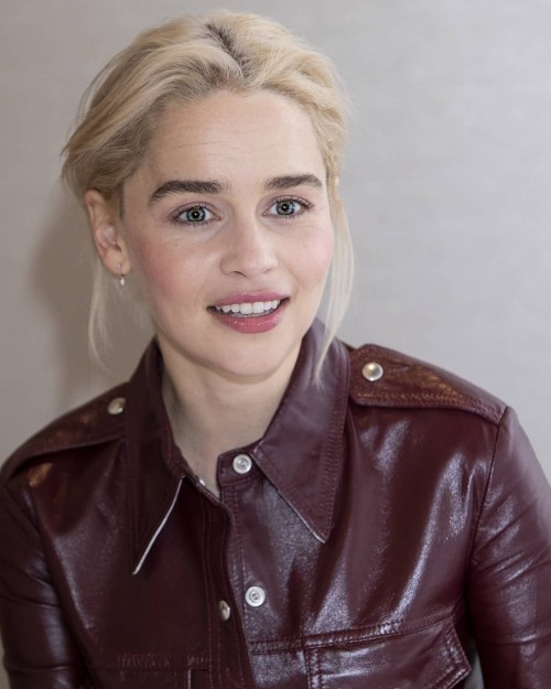 Emilia-Clarke-33034.jpg