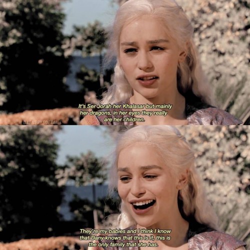 Emilia-Clarke-33062.jpg