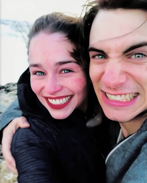 Emilia-Clarke-33066.jpg