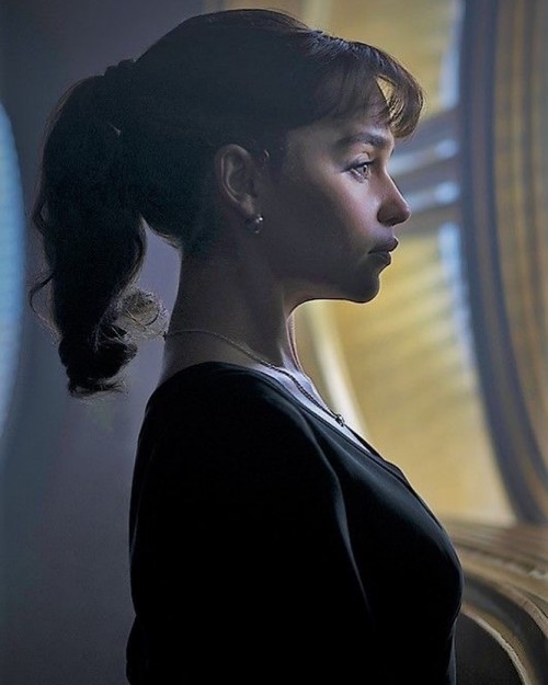 Emilia-Clarke-33069.jpg