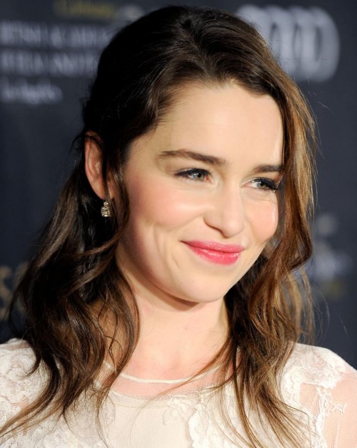 Emilia-Clarke-33082.jpg