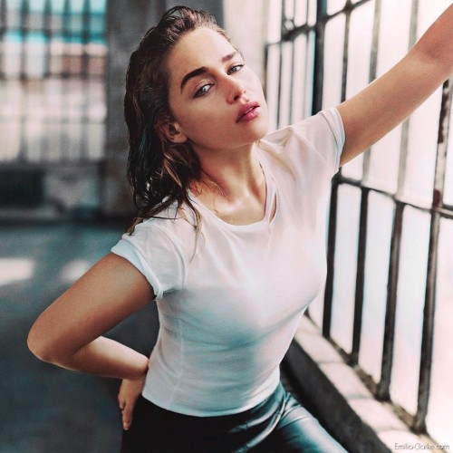 Emilia-Clarke-33170.jpg