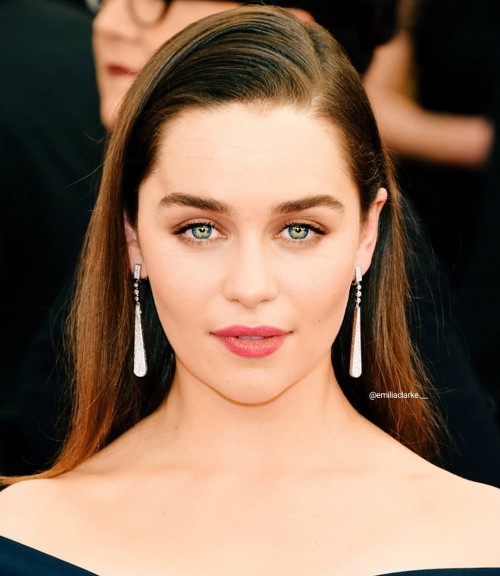 Emilia-Clarke-33175.jpg