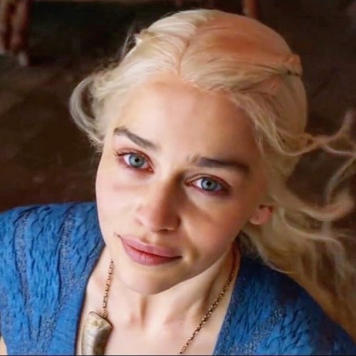Emilia-Clarke-33202.jpg