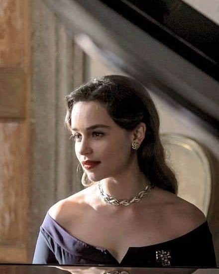 Emilia-Clarke-33211.jpg