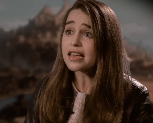 Emilia-Clarke-33245.jpg