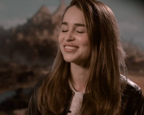 Emilia-Clarke-33250.jpg