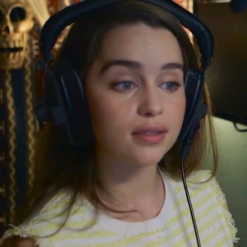 Emilia-Clarke-33308.jpg