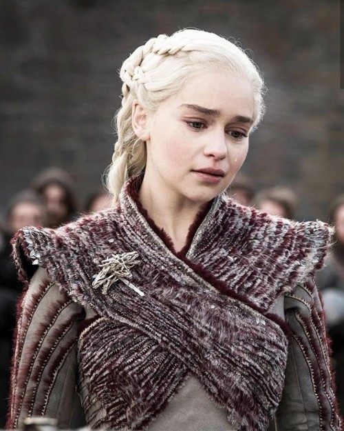 Emilia-Clarke-33340.jpg