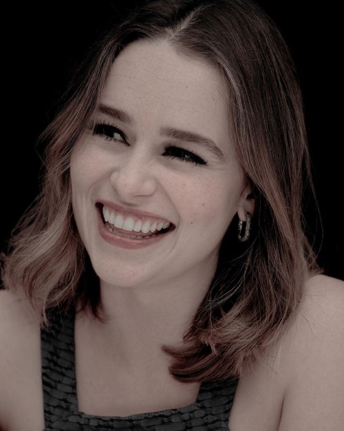 Emilia-Clarke-33352.jpg