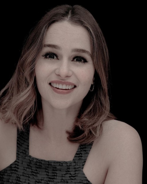 Emilia-Clarke-33354.jpg