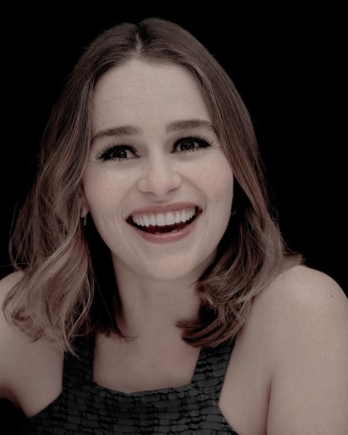 Emilia-Clarke-33356.jpg
