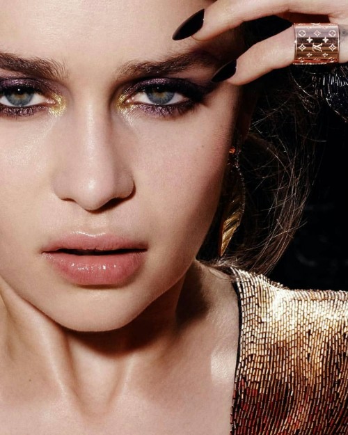 Emilia-Clarke-35018.jpg
