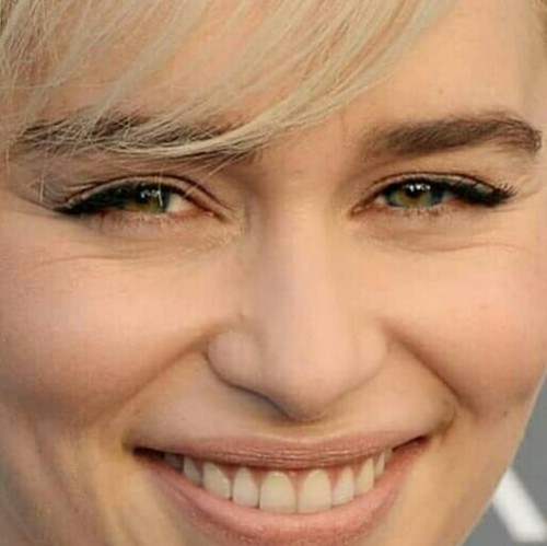 Emilia-Clarke-35043.jpg