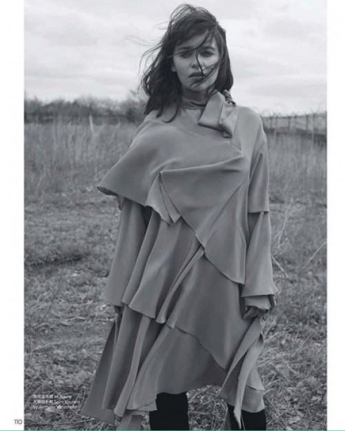 Emilia-Clarke-35060.jpg