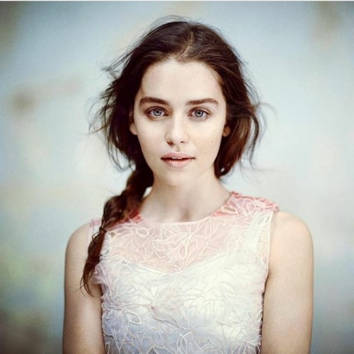 Emilia-Clarke-35117.jpg