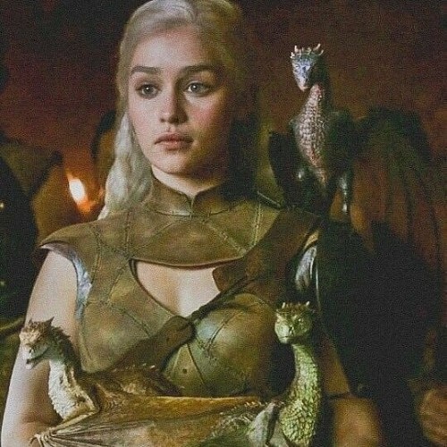 Emilia-Clarke-35132.jpg