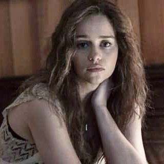 Emilia-Clarke-35271.jpg