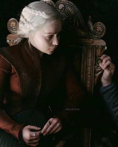 Emilia-Clarke-35333.jpg