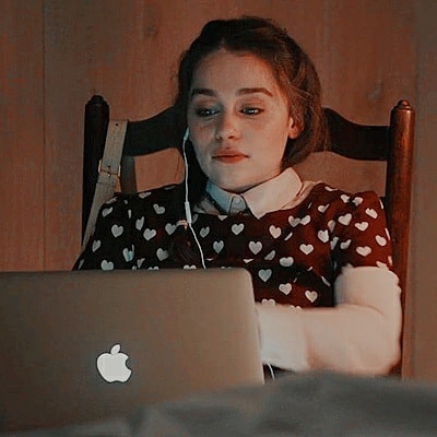 Emilia-Clarke-35368.jpg