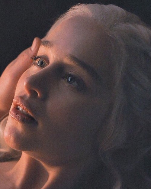 Emilia-Clarke-35565.jpg