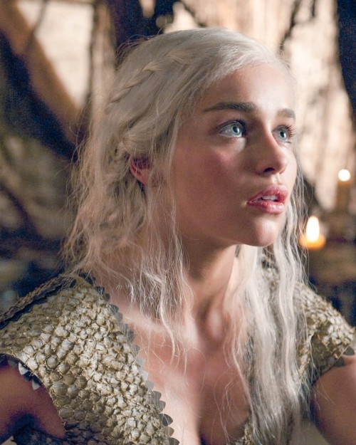 Emilia-Clarke-35933.jpg