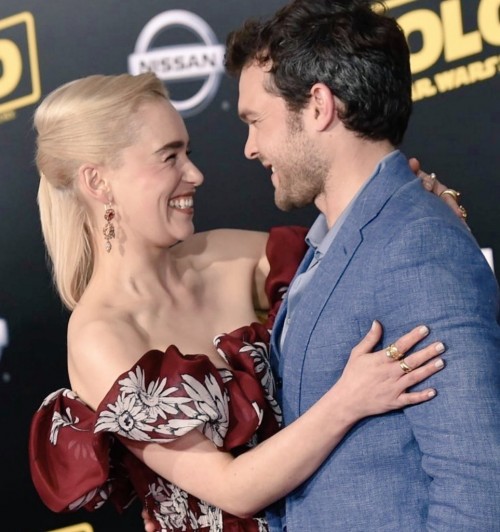 Emilia-Clarke-36040.jpg