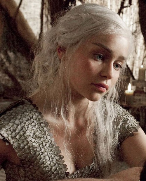 Emilia-Clarke-36119.jpg