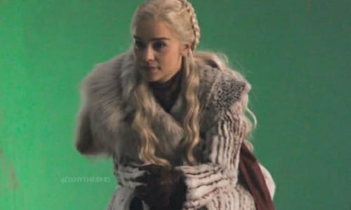 Emilia-Clarke-36159.jpg