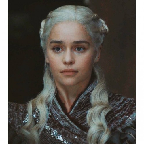 Emilia-Clarke-36307.jpg