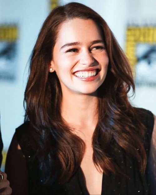 Emilia-Clarke-36344.jpg
