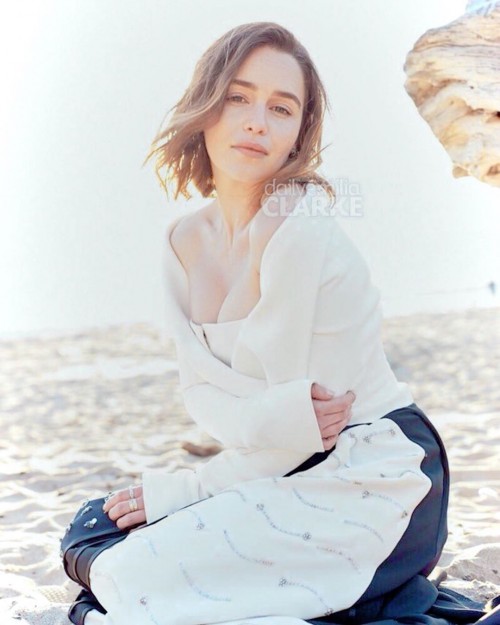 Emilia-Clarke-37124.jpg