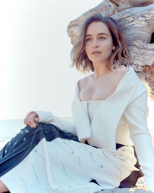 Emilia-Clarke-37125.jpg