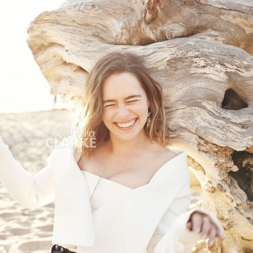 Emilia-Clarke-37356.jpg