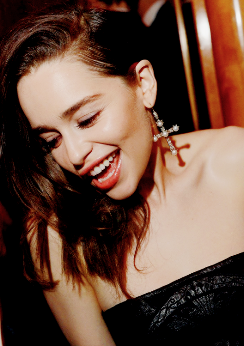 Emilia-Clarke-37399.png