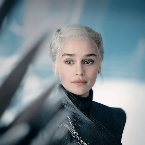 Emilia-Clarke-37551.jpg