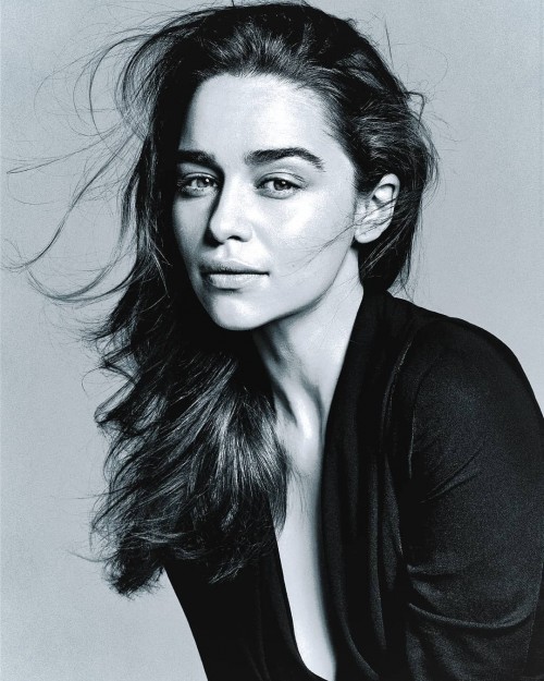 Emilia-Clarke-37620.jpg