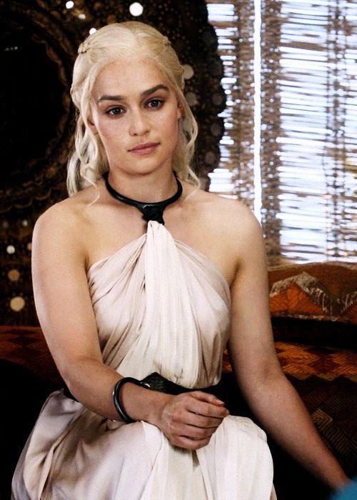 Emilia-Clarke-38024.jpg