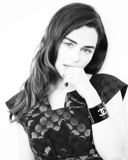 Emilia-Clarke-38027305044b9b237c75e.jpg